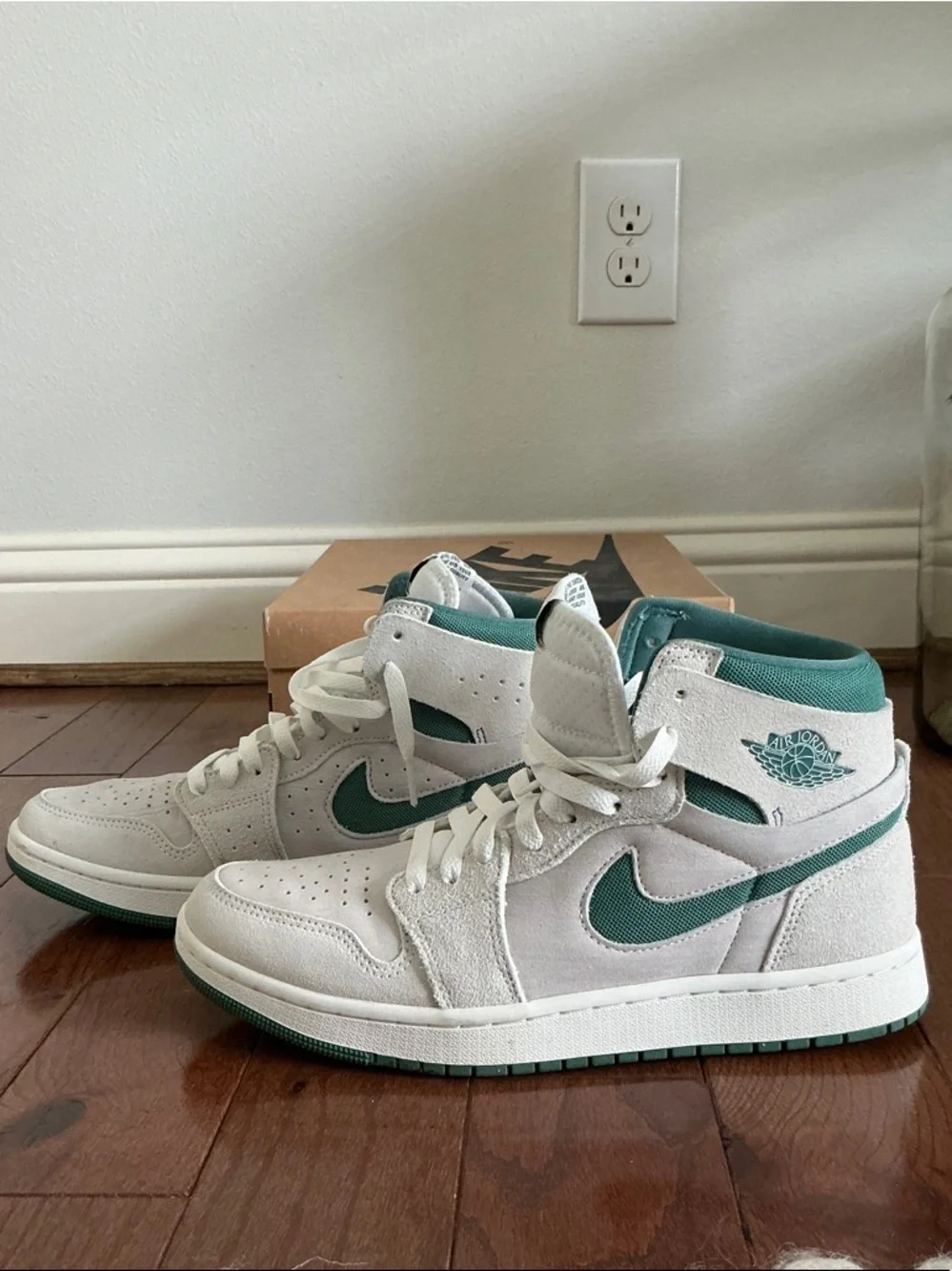 Nike Men’s Air Jordan 1 High Zoom Air CMFT 2 - 9 - Pre-Owned with Box
